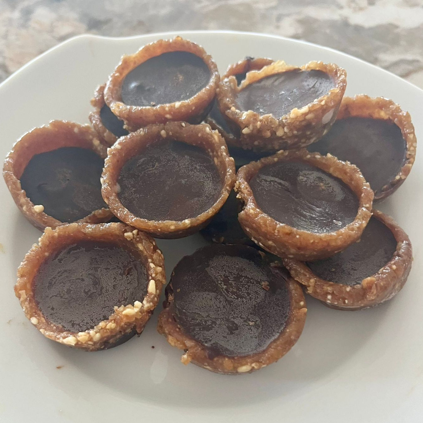 Chocolate Date Bombs - 12 unidades
